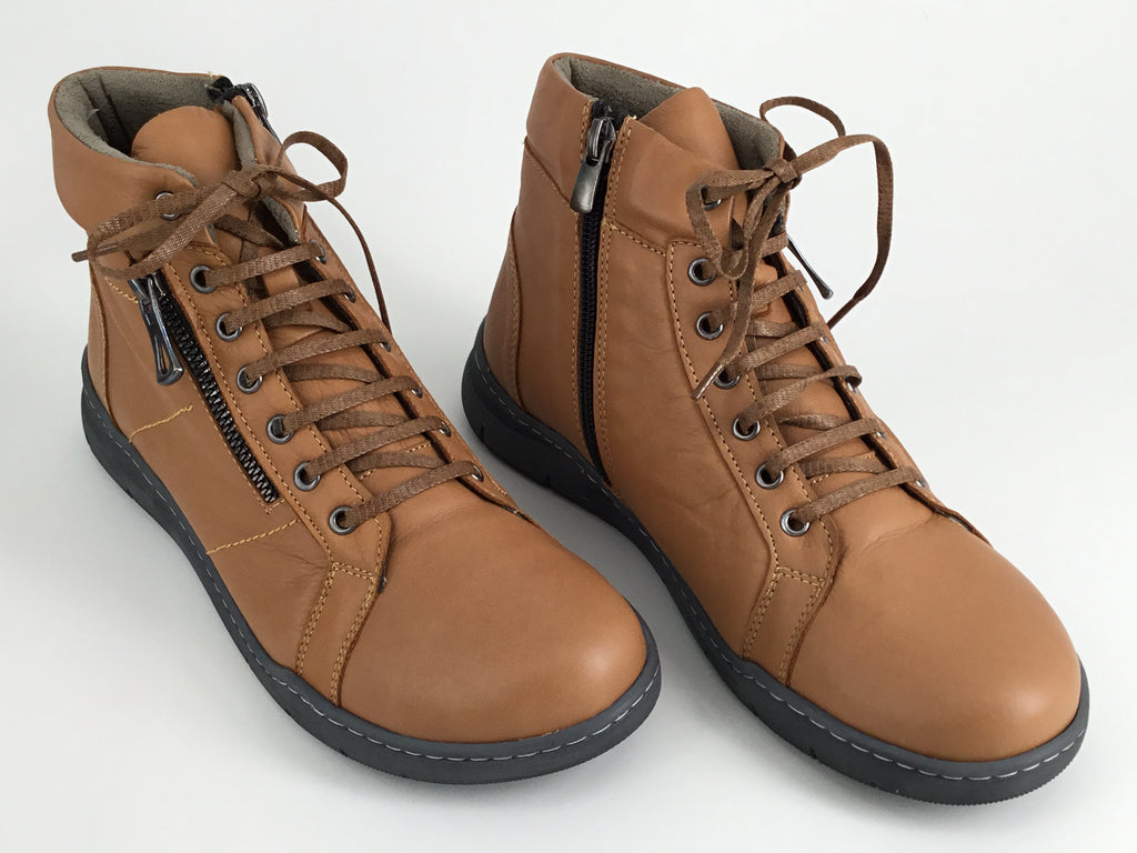 Via Nova Dusto available in 2 colours