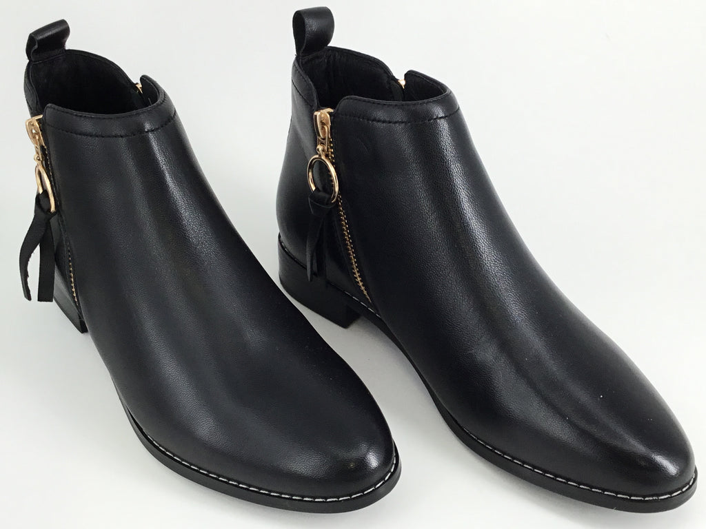 Chrissie Delta available in 3 colours