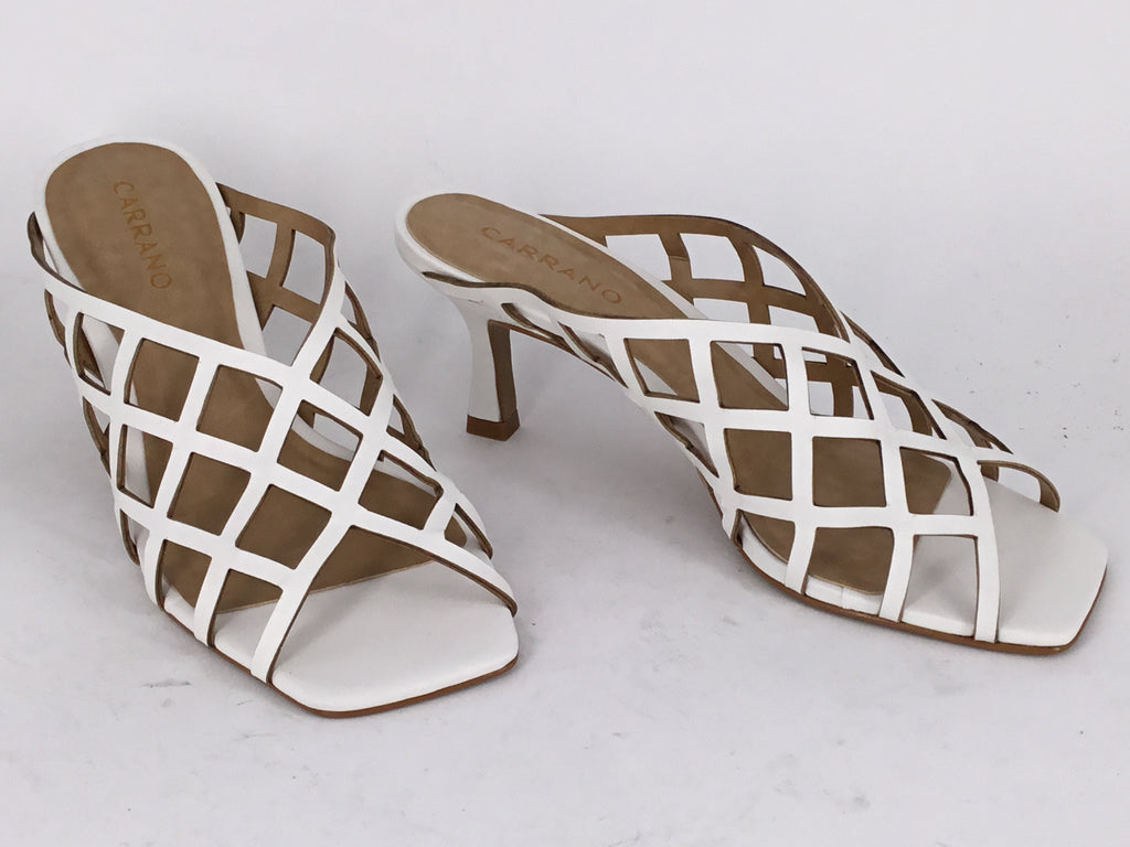 Carrano Faraz available in 2 colours