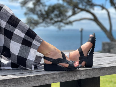 Via Nova Iconic available in 6 colours